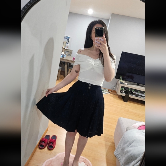 CHANEL Navy Flowy Short/Skirt - Picture 2 of 10